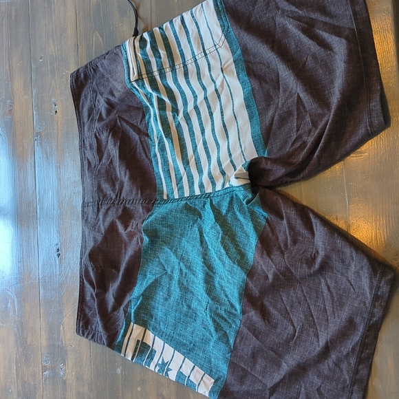 Board shorts - Picture 2 of 2